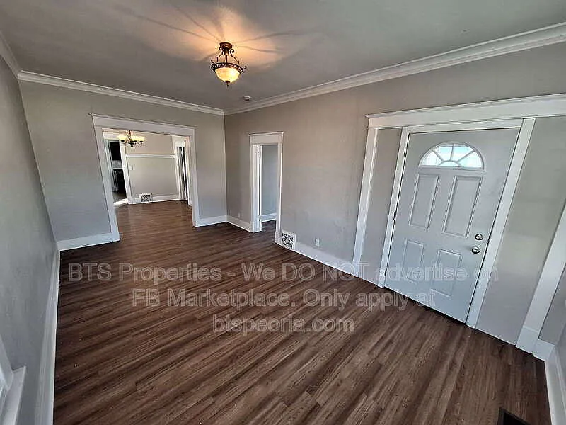 608 W Loucks Ave