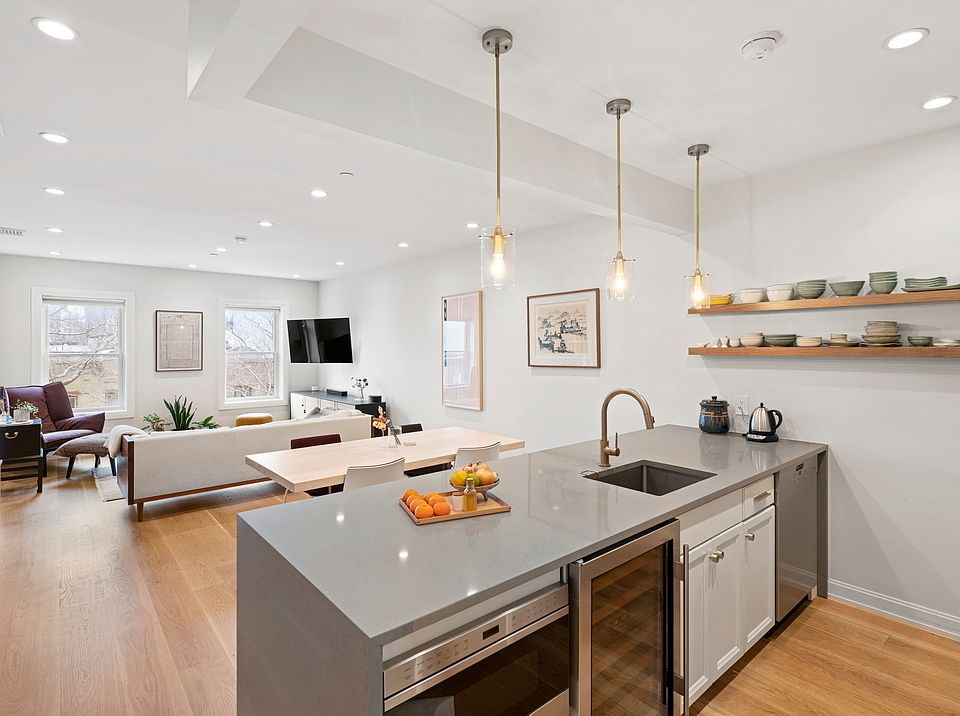 1st image of 350 De Graw St #3