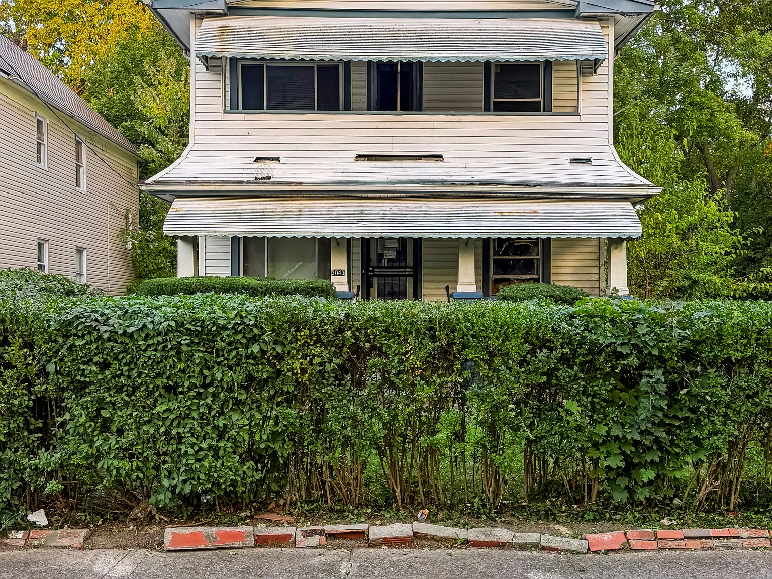 2 bed, $995 — Photo 1