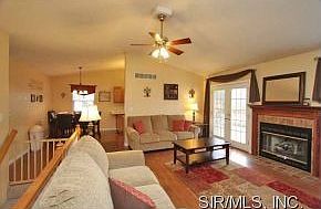4th image of 13 Charles Dr