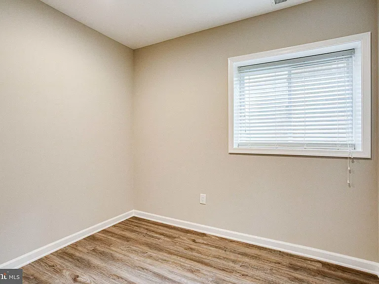 2648 Bowen Rd SE — Photo 24