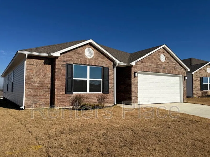 4 bed, 2.0 bath, 1613 sqft, $1,750 — Photo 1