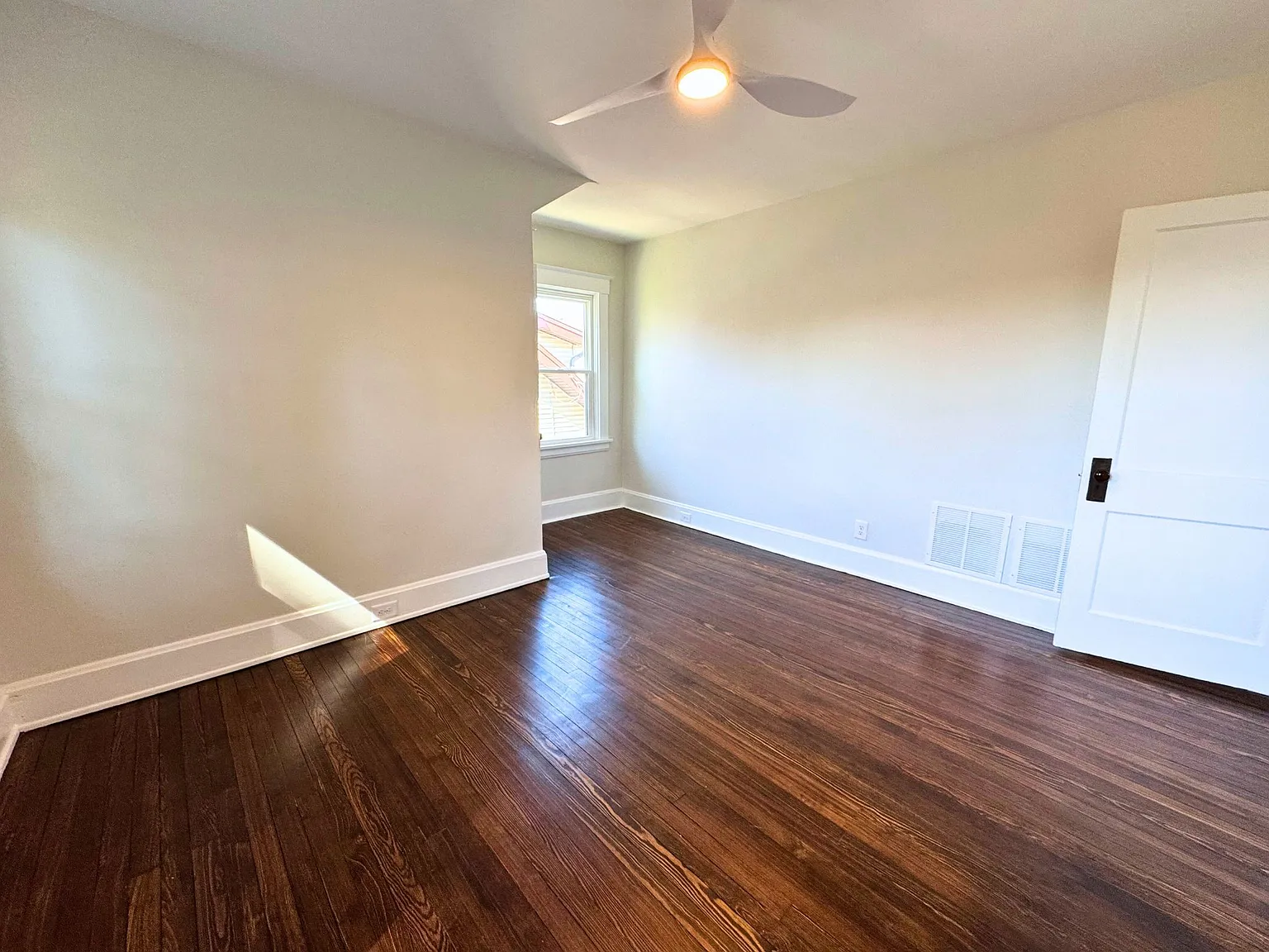 3 bed, 1.5 bath, 1446 sqft, $1,850 — Photo 4