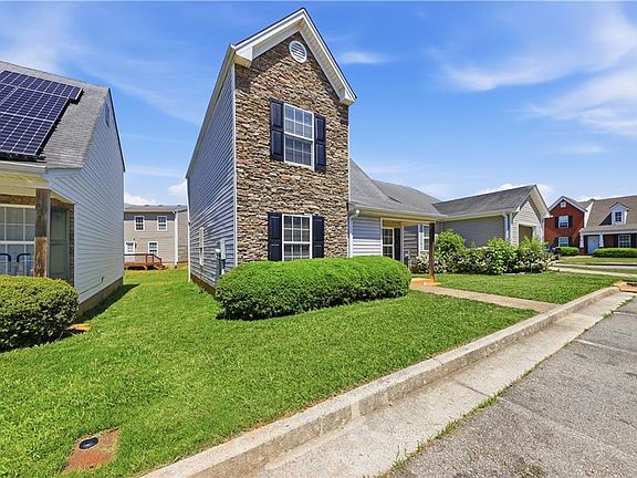 3rd image of 88 Middlebrook Dr