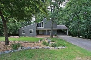 1st image of 1857 Oak Dr