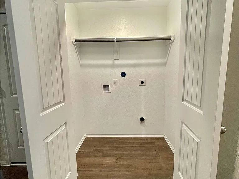 126 E Ash St — Photo 10
