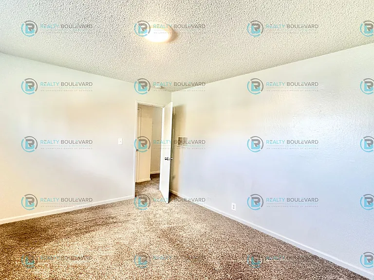 929 Willow St — Photo 12