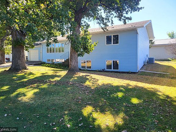 3rd image of 604 Fir Cir N