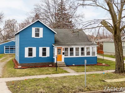 520 Monroe Ave, Grand Haven, MI, 49417