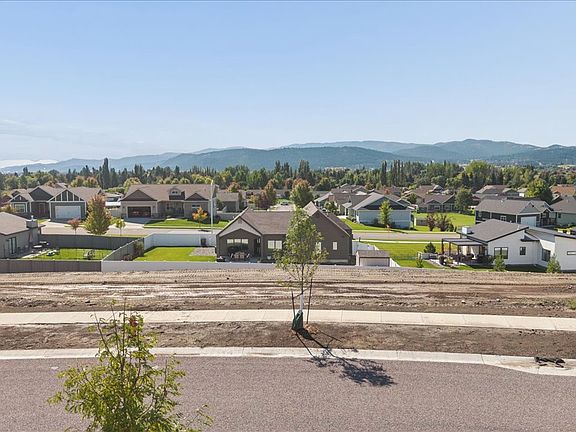 2nd image of 712 Crown Ridge Dr Lot 23