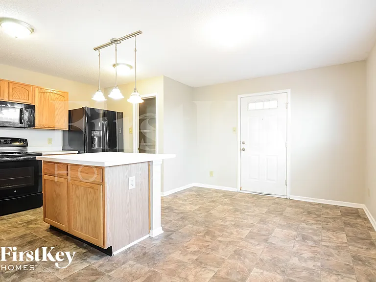 9214 Bainbridge Dr — Photo 4