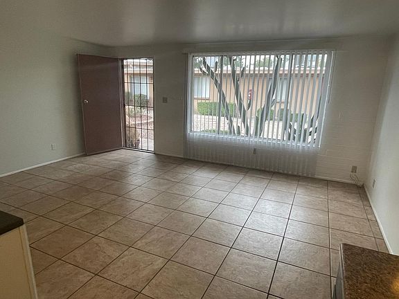 4th image of 4215 E Fairmount St #Fair06