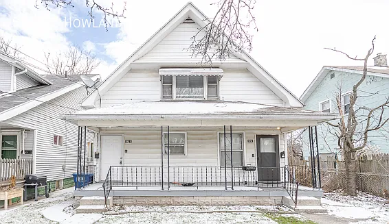 571 Howland Ave — Photo 9