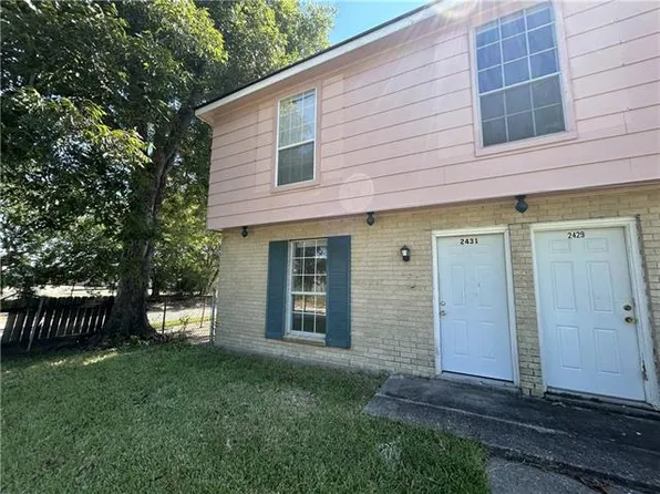 2431 Octavia Dr, Chalmette, LA 70043