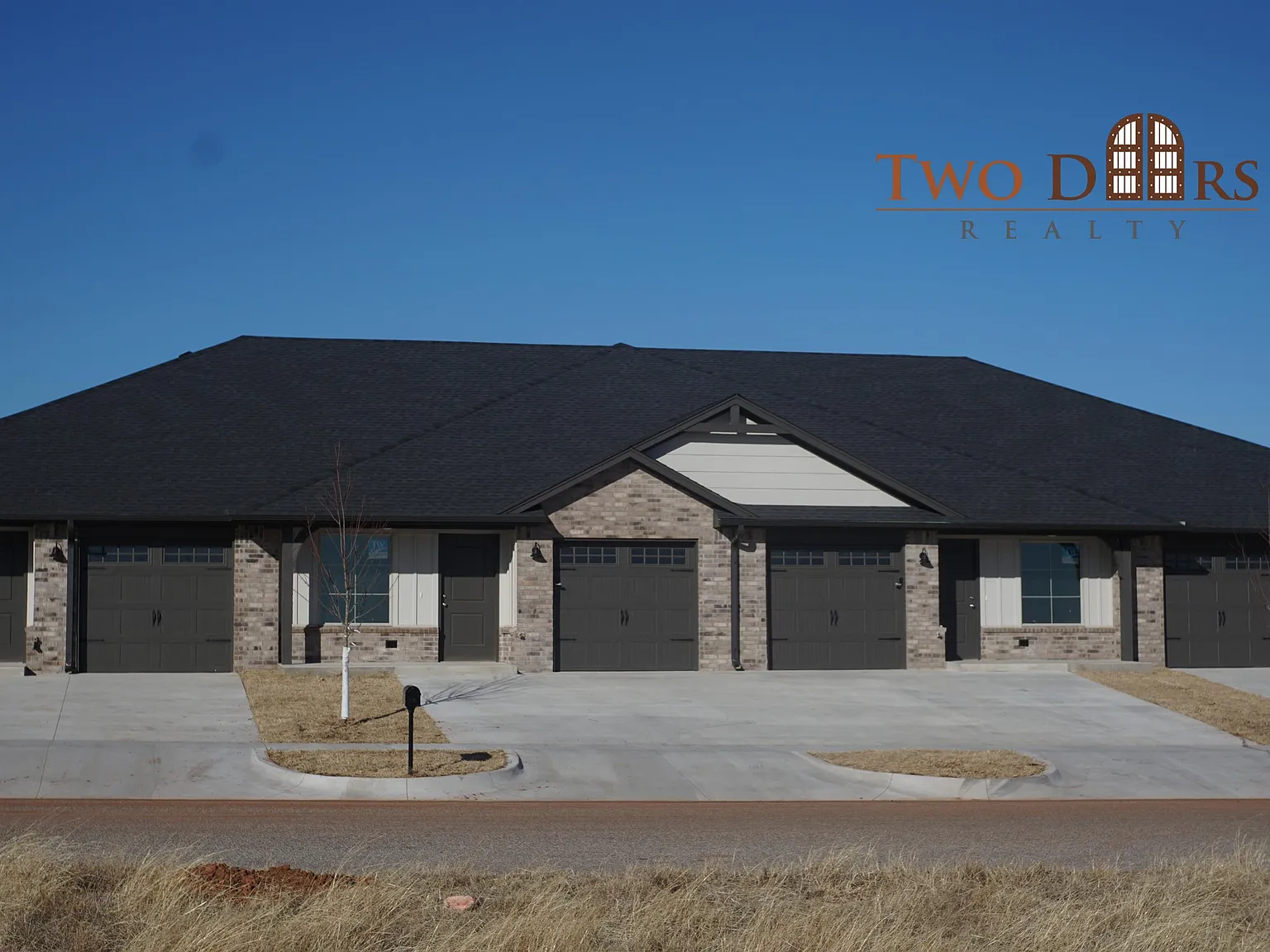 439 Summit Ridge Dr - 1 — Photo 2
