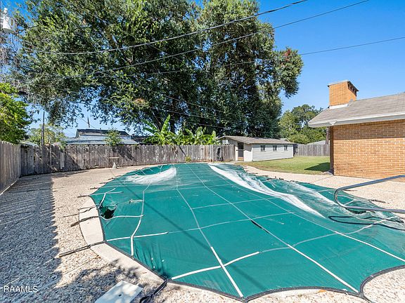 5th image of 107 Woodlawn Dr