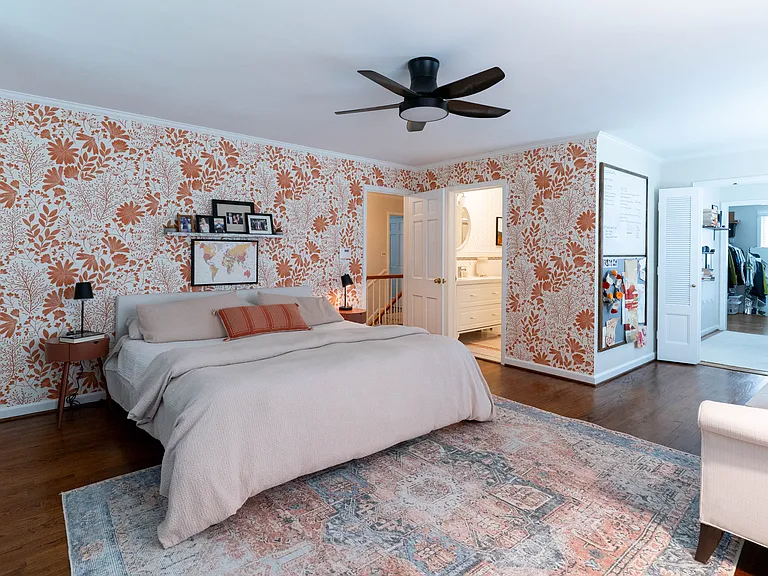 Master bedroom with en suite bathroom