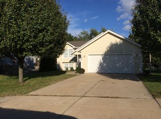2600 SW Ancaster Rd, Topeka, KS 66614