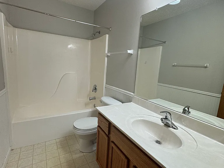 5903 S 160th St — Photo 23
