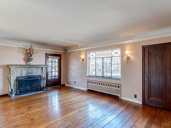 3rd image of 2609 Leslie Ave