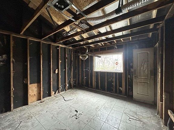 3rd image of 5246 Sachem Dr