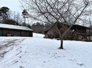 952 Paddle Run Rd, Parkersburg, WV 26150