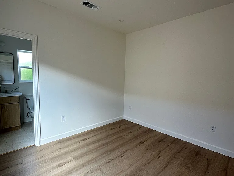 W Flight Ave — Photo 10