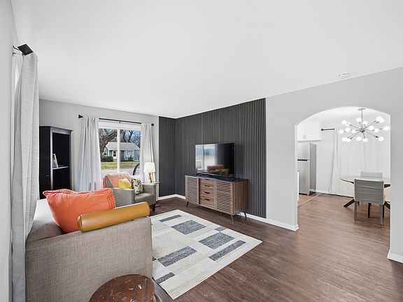 3rd image of 1207 Olive Rd