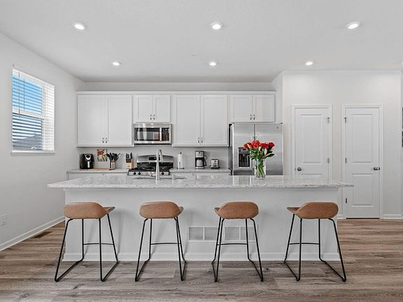 4th image of 832 Roselyn Dr #831