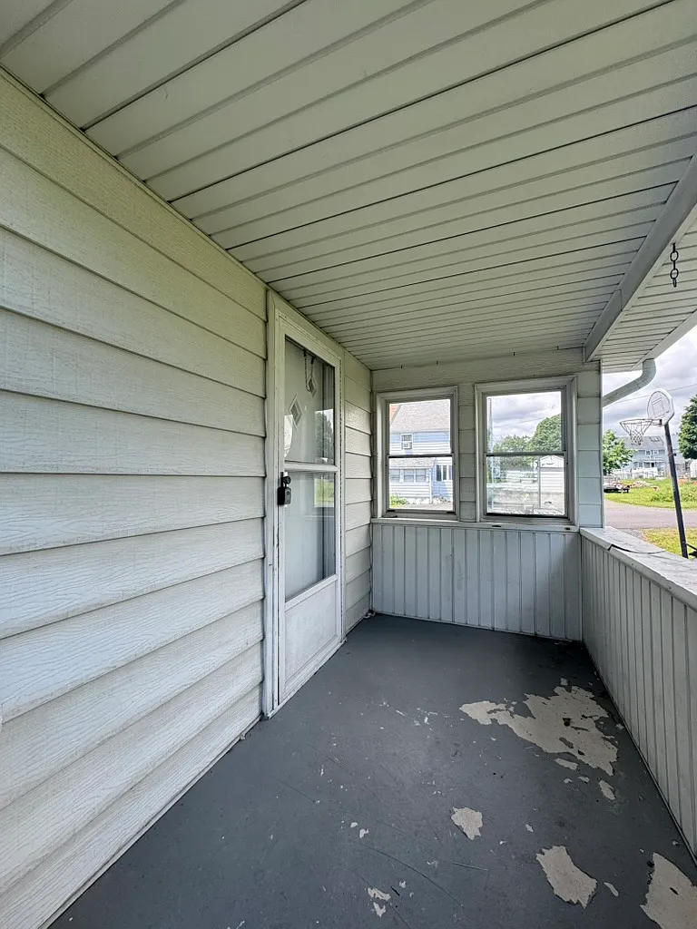 2 bed, 736 sqft, $1,600 — Photo 3