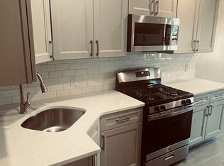 22-28 47th St #3F, Astoria, NY 11105