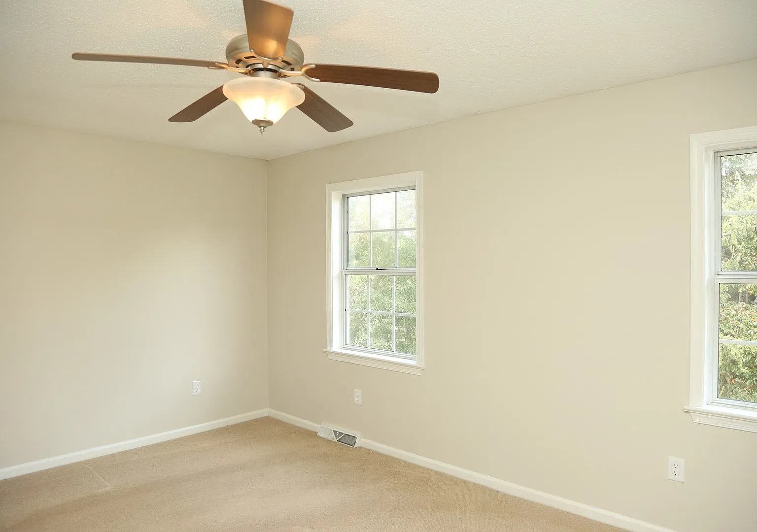 3 Bedroom Townhouse in Minor Hill — Photo 1