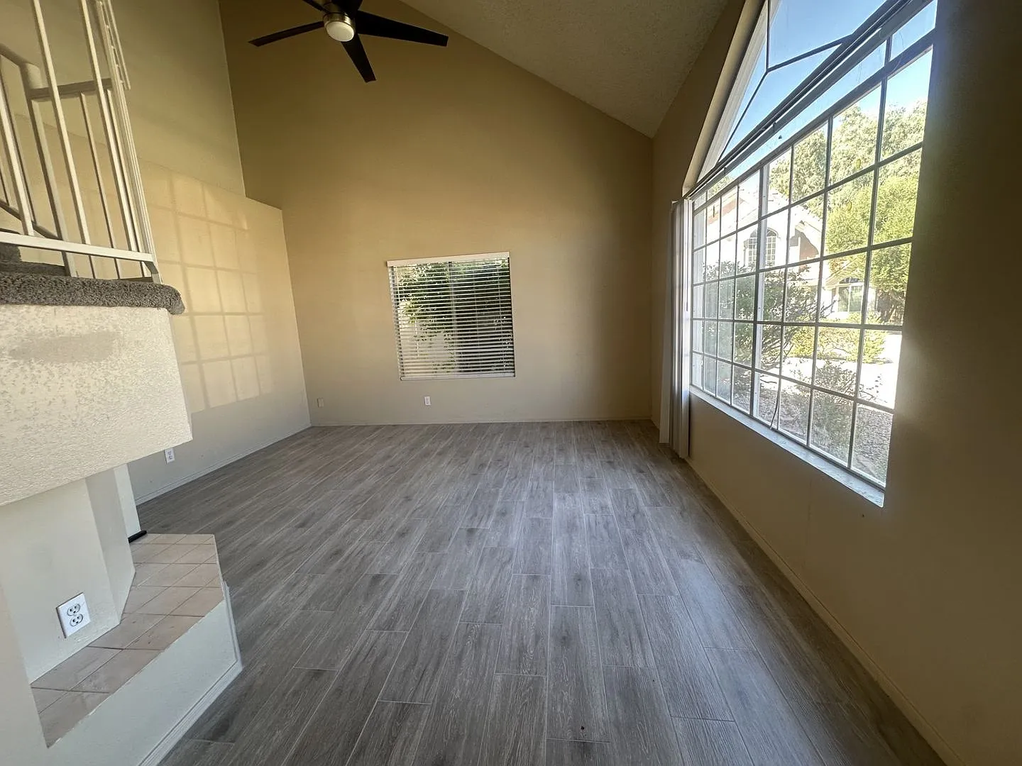 Two Story 3 Bedroom Home At The Islands In Gilbert — Photo 3