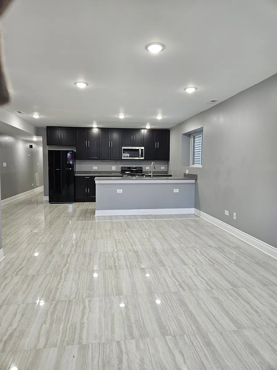 Building Photo - 3617 S Honore St #G