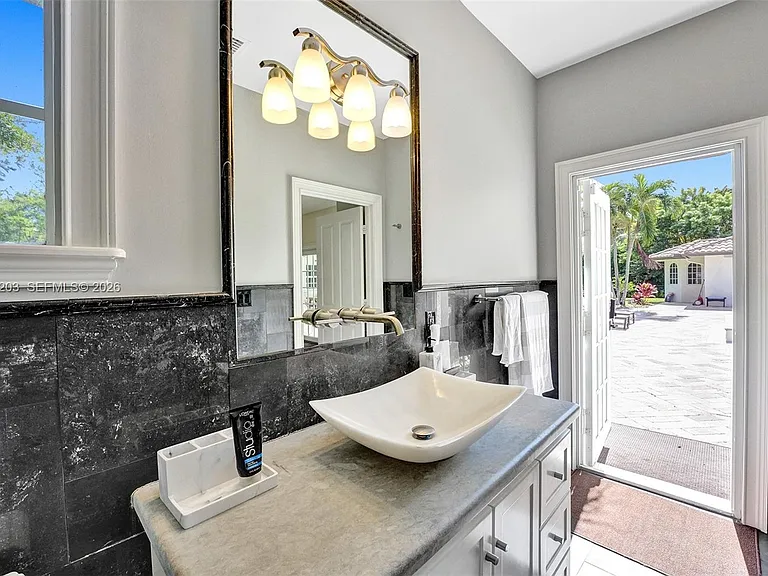 22180 Woodset Ln — Photo 68