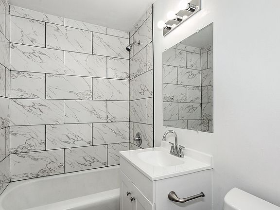 5th image of 633 N Clayton Ave