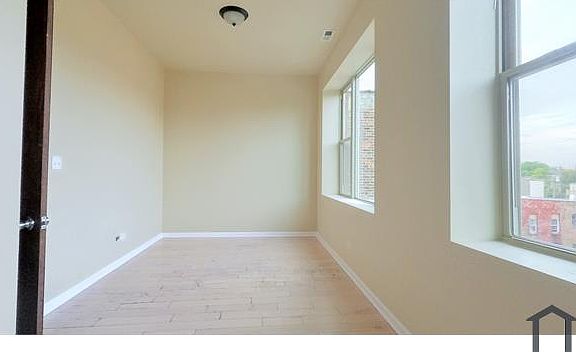 4th image of 1633 S Homan Ave #3F