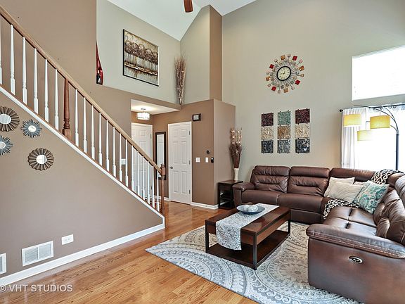 5th image of 1557 Plum Ct