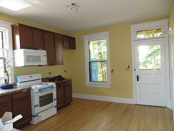 3rd image of 3736 N Keeler Ave #2