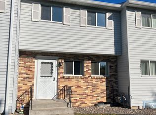 1495 Goodwin Ave N, Oakdale, MN 55128