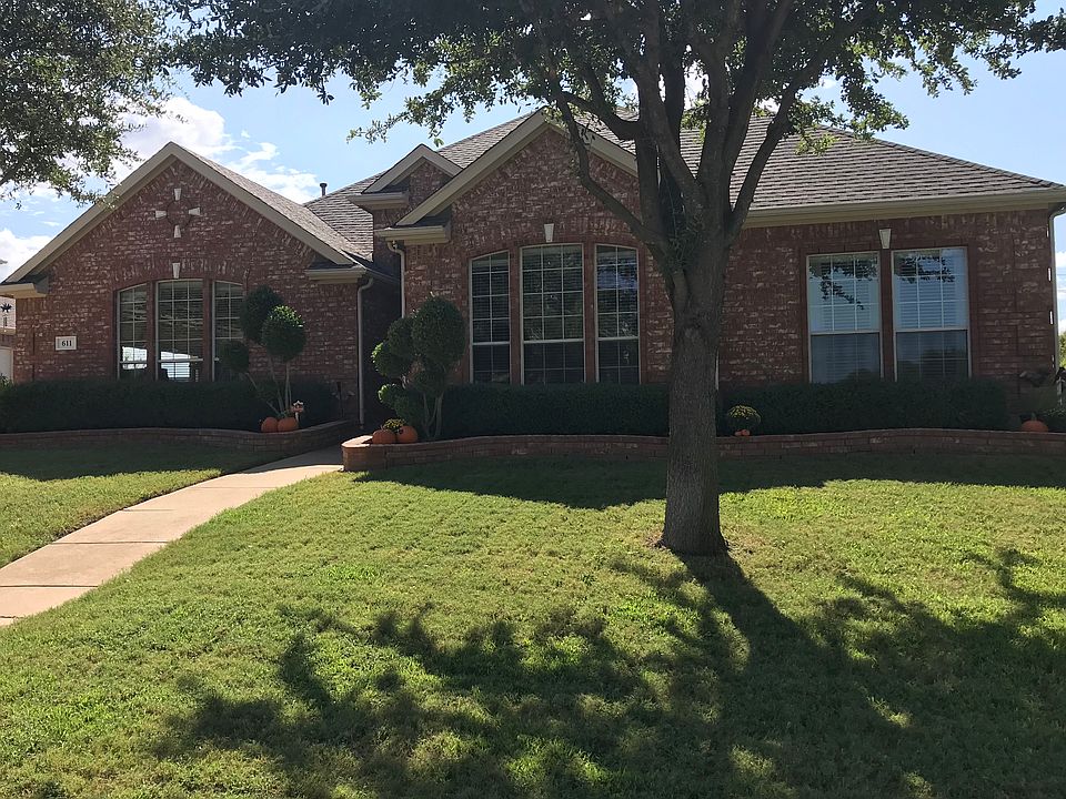 2nd image of 611 Hammond Dr