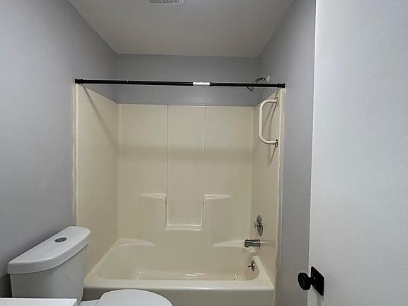 3rd image of 334 S Main St APT 1A