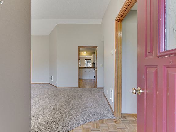 5th image of 15806 SE 12th St