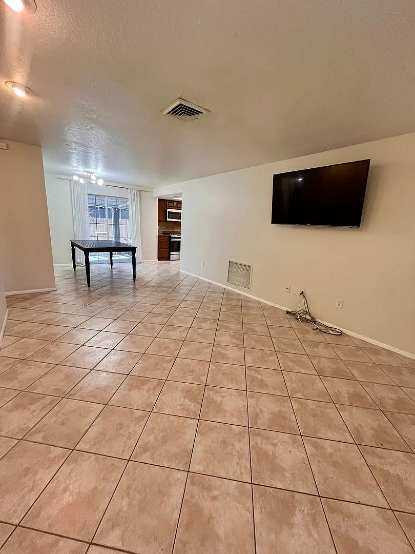 Welcome to This Beautiful 3 Bedroom, 2 Bathroom Home in St. Pete! — Photo 3