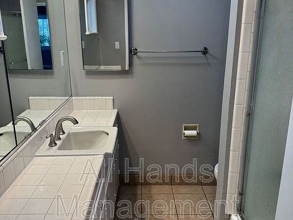 5th image of 231 Loma Ave #1