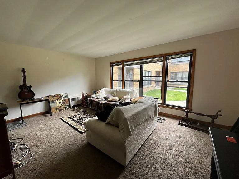 7254 W Center St — Photo 10
