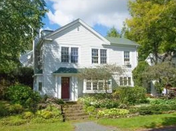 200 3rd St, Marine On Saint Croix, MN 55047