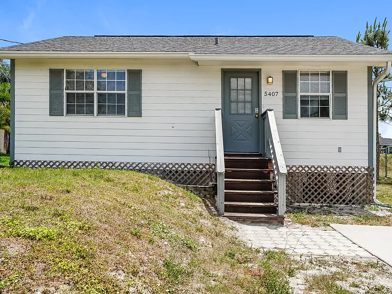 5407 3rd St W — Photo 1