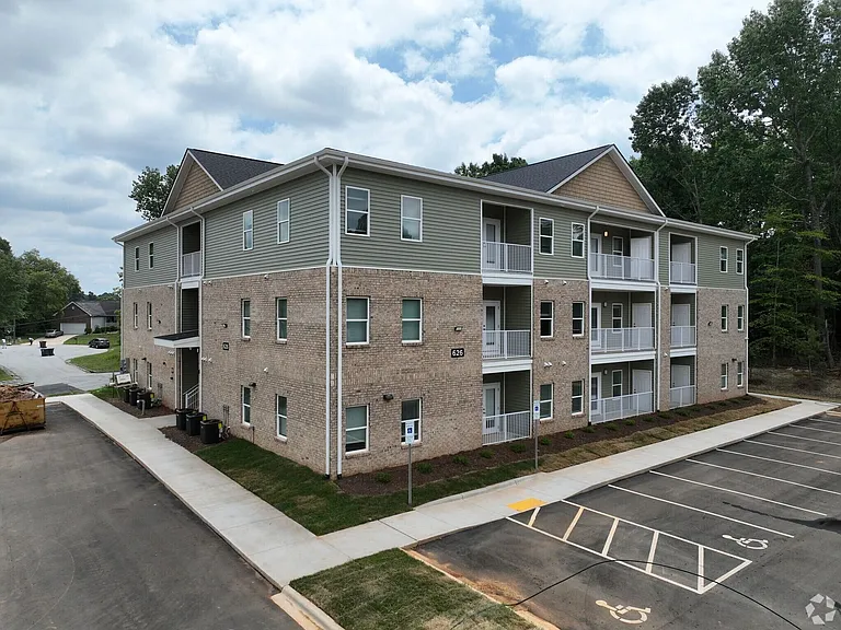 6801 West Apartments — Photo 3