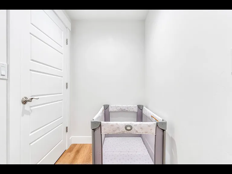258 N 590 E — Photo 10